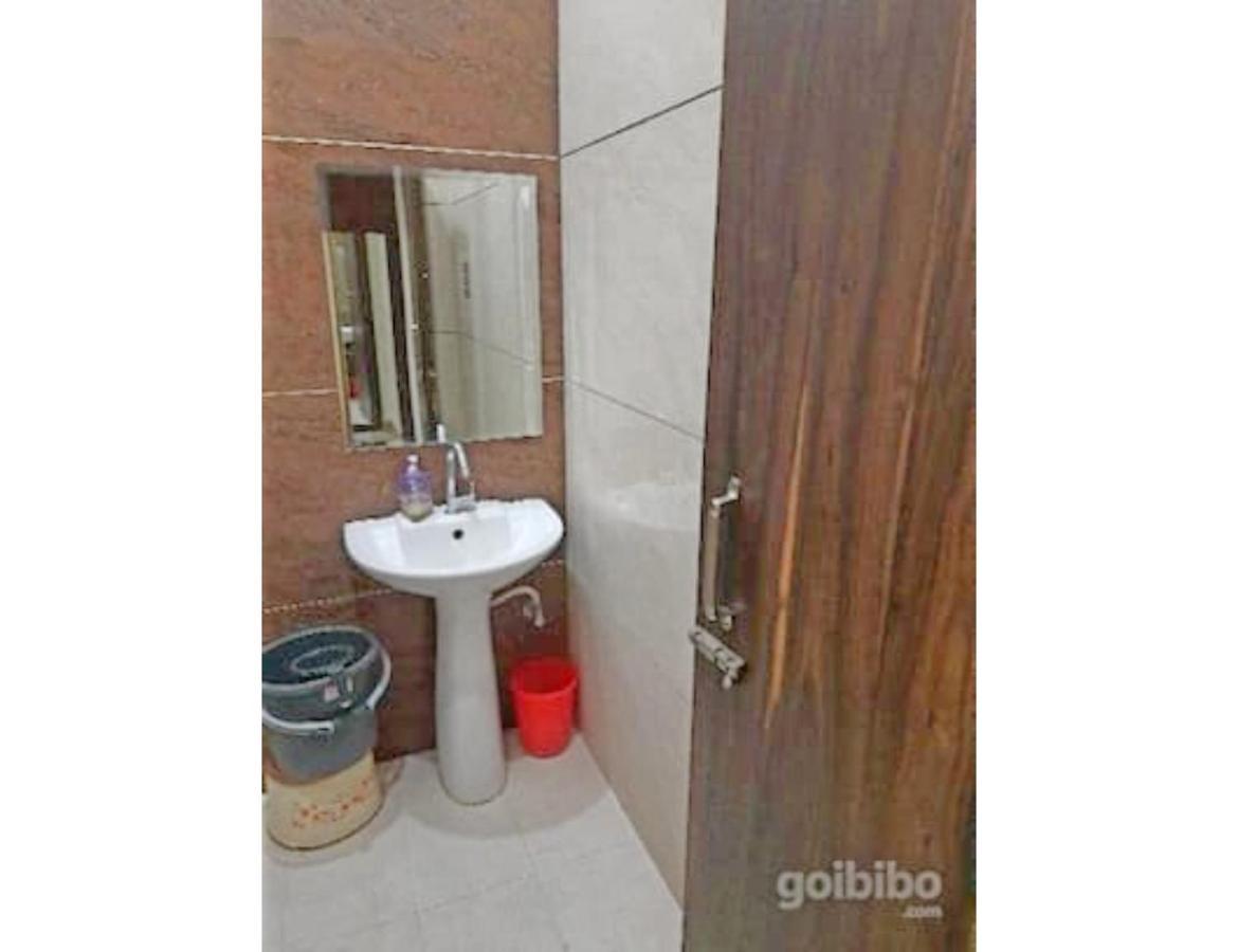 Hotel Basera Guest House, 사하란푸르 외부 사진