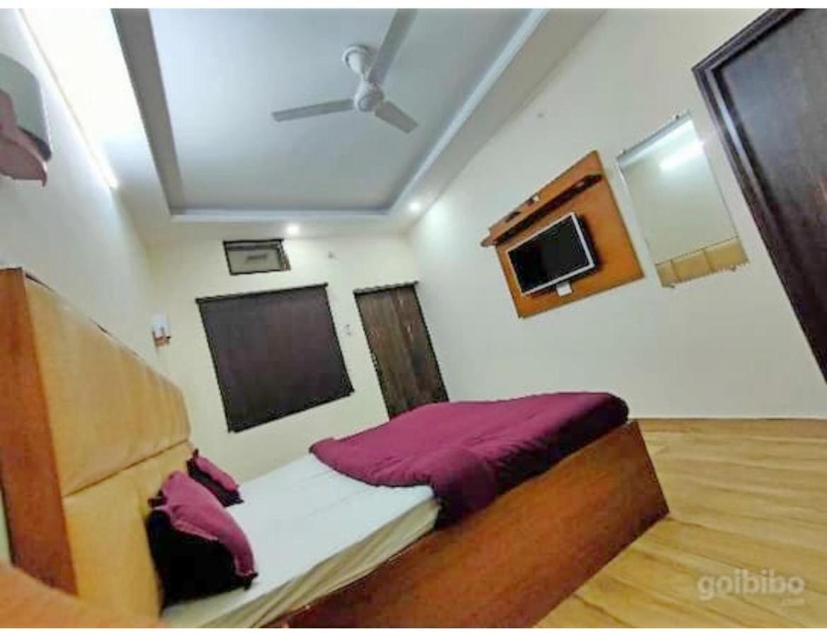 Hotel Basera Guest House, 사하란푸르 외부 사진