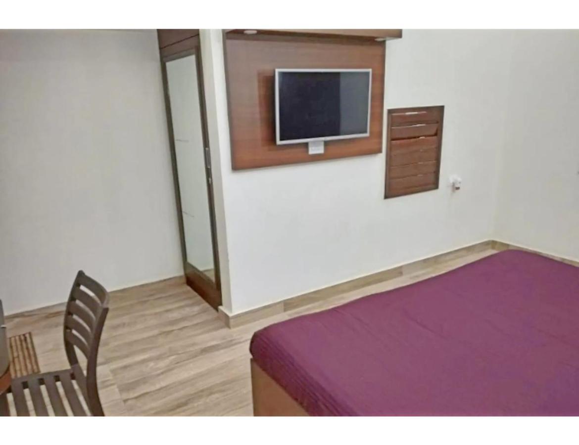 Hotel Basera Guest House, 사하란푸르 외부 사진