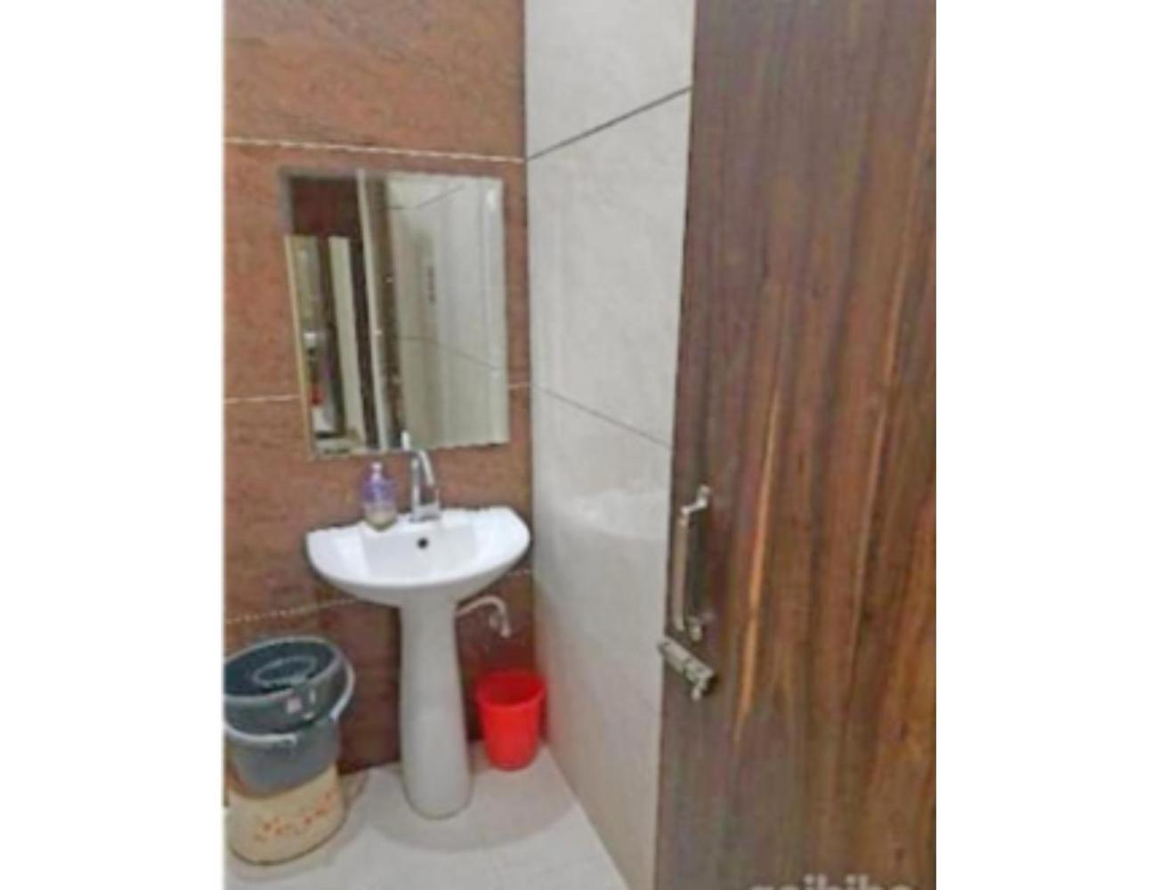 Hotel Basera Guest House, 사하란푸르 외부 사진