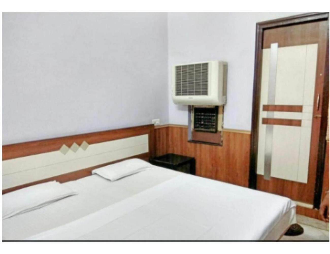 Hotel Basera Guest House, 사하란푸르 외부 사진